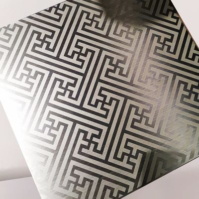 Точность гравировки 0,0006 мм Гидравлическая CNC изгибающая машина для гравирования декоративной поверхности