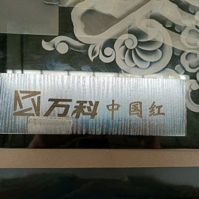 100000 часов пожизненное использование CNC столовой стальной гравировки Машины для маркировки волоконным лазером